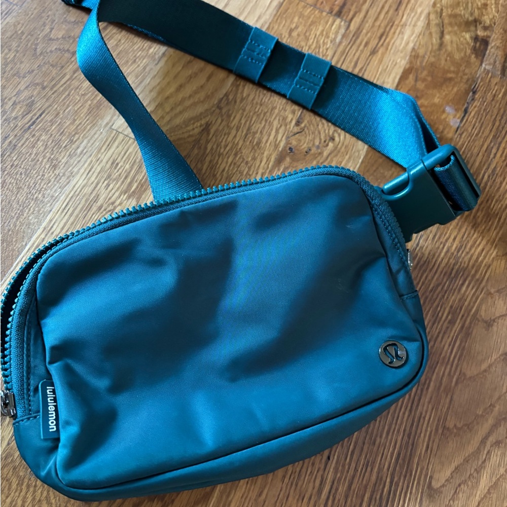 Lululemon belt bag